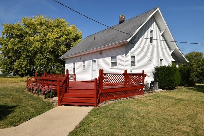 Building Photo - 3 Bedroom Home in the Country