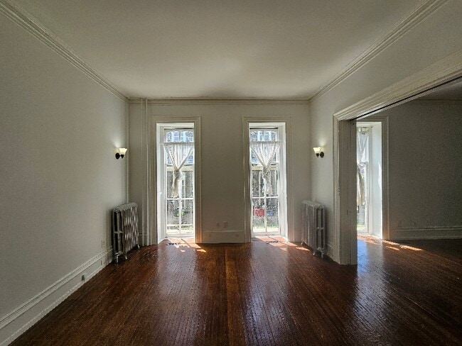 Building Photo - 142 Sumac St