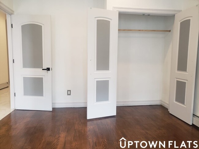 Foto del edificio - 2481 Elm Pl