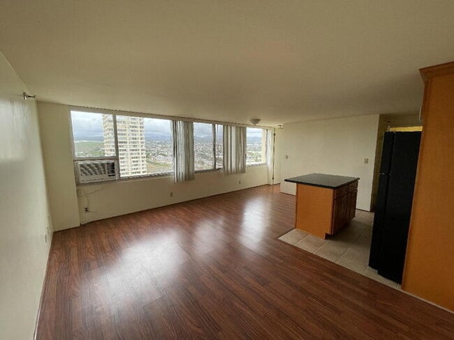 Photo - To register for the showing time below, no... House