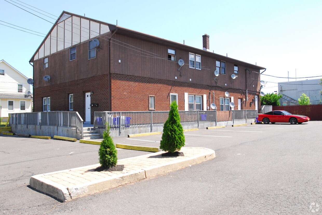 1115 Knopf St, Manville, NJ 08835 Apartments in Manville, NJ