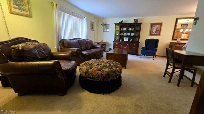 Foto del edificio - 2319 Green Acres Dr