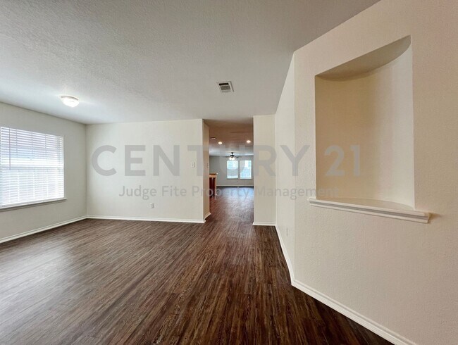 Foto del edificio - Recently Updated 3/2/2 Home Located in Nor...