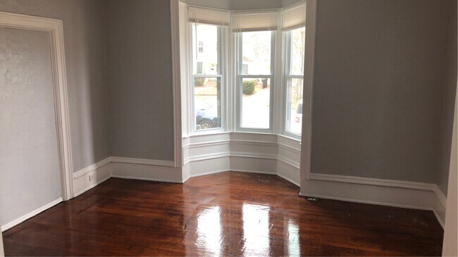 Foto del edificio - 307 Ives Ave
