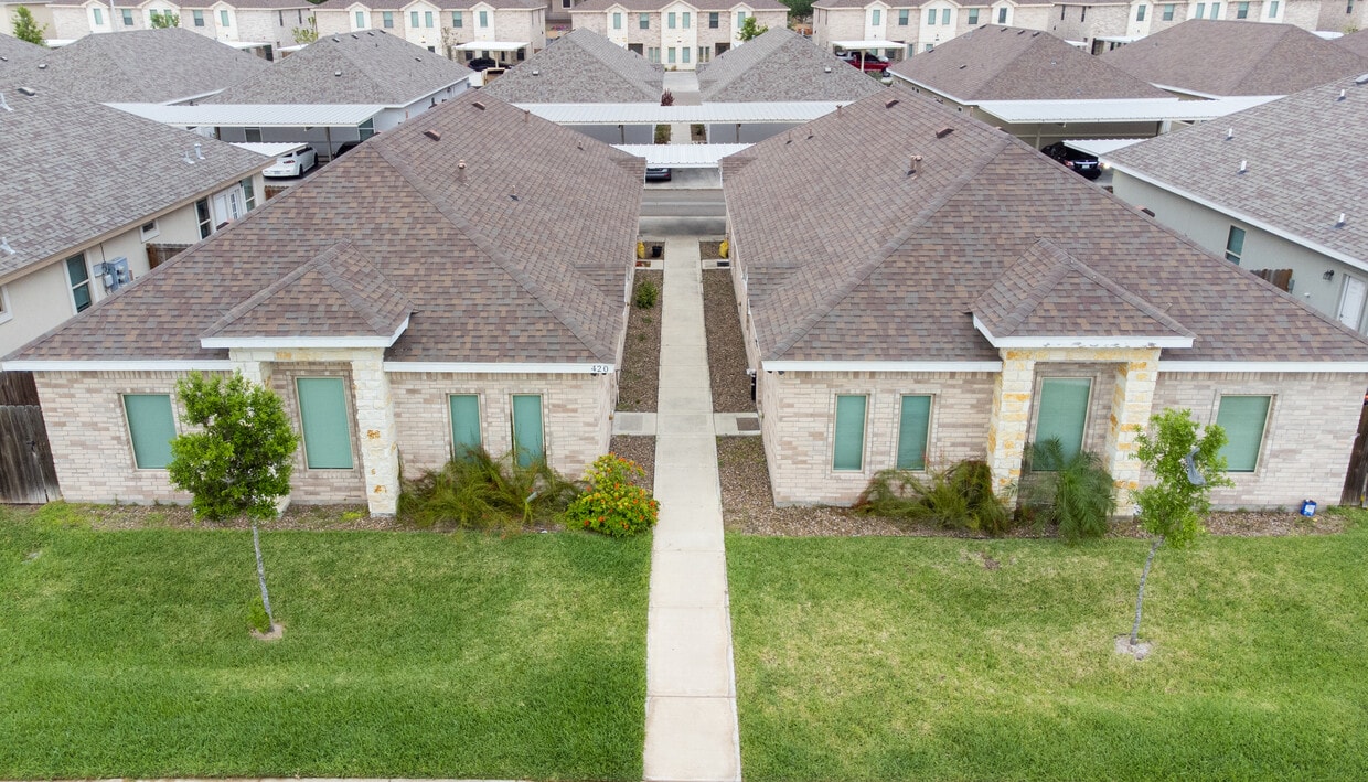 Foto principal - 420 Carlisle Ave