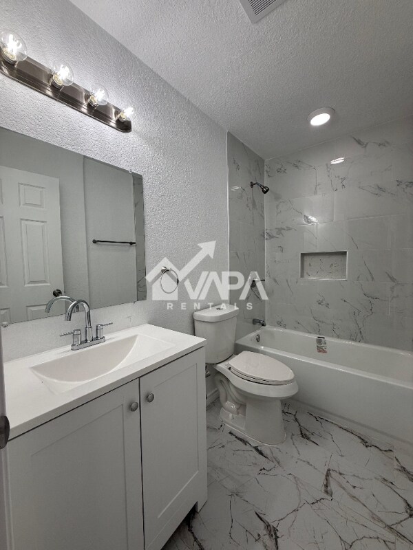 Foto del edificio - 5618 Wood Walk St