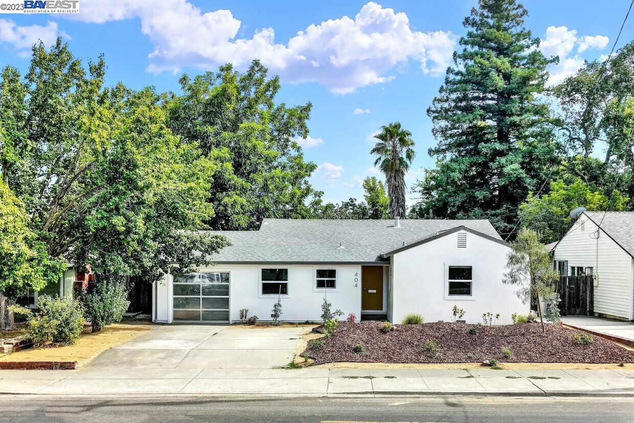 404 W Grant Ave, Winters, CA 95694 House Rental in Winters, CA