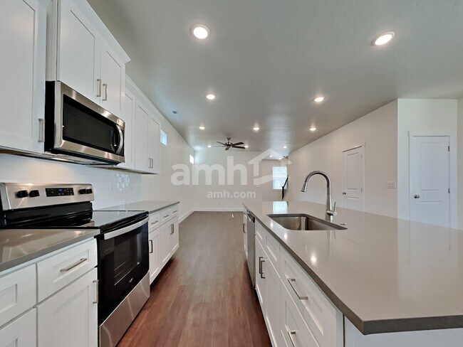 Foto del edificio - 1498 N Alderleaf Ave