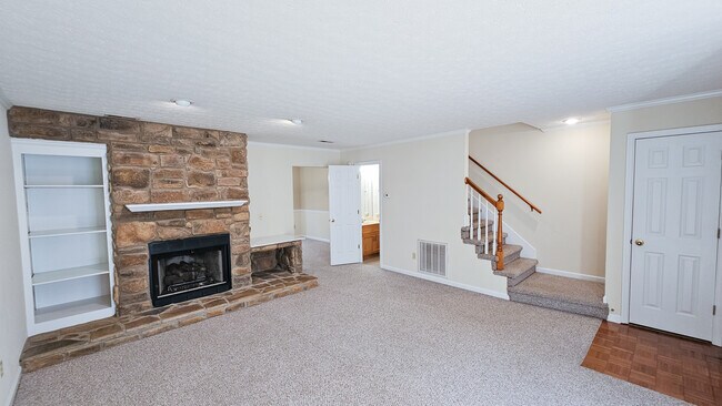 Building Photo - 140 Bright St