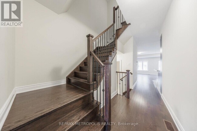 Building Photo - 67 Lorne Thomas Pl