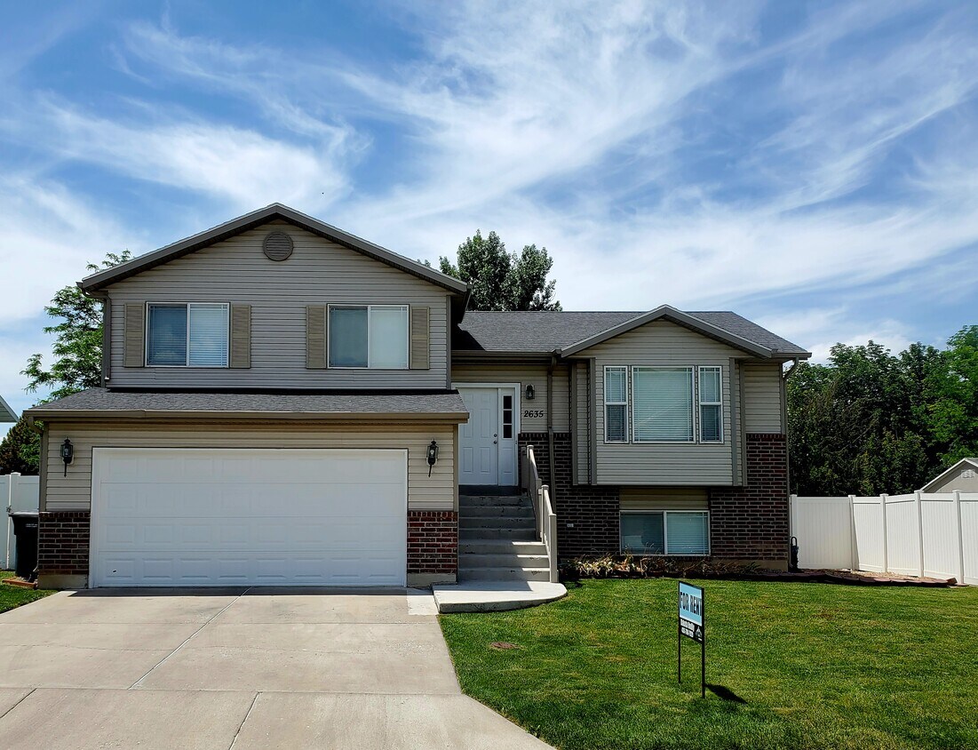 Primary Photo - 2635 N Aspen Pk Ln