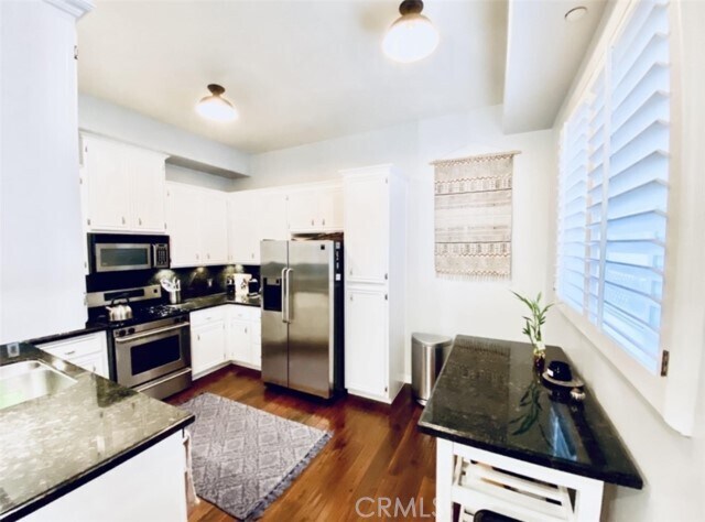 Foto del edificio - 5242 Vesper Ave