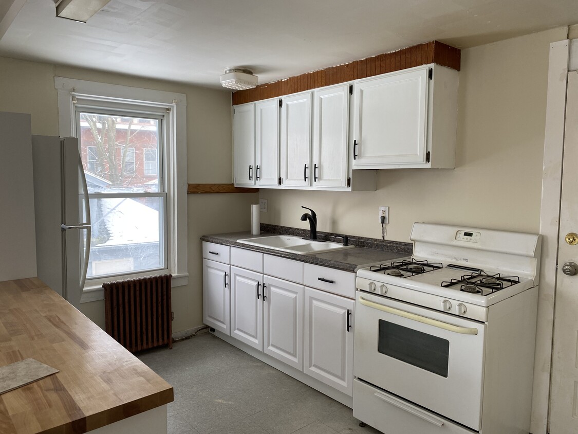 Foto principal - 10 Maple Ave