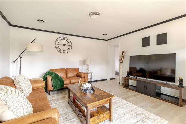 Foto del edificio - 916 Acorn St
