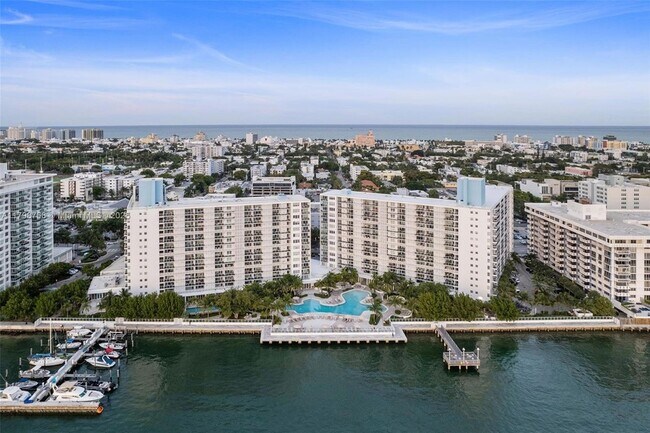 Foto del edificio - 910 West Ave
