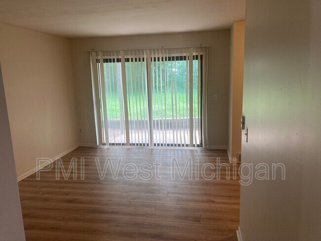 Foto del edificio - 6085 In the Pines Dr SE