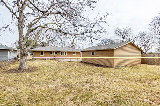 Foto del edificio - 3816 82nd St