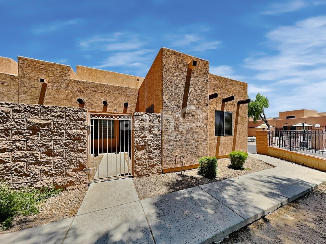 Foto principal - 8940 W Olive Ave