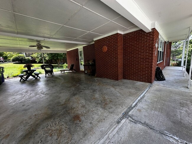 Foto del edificio - Partially furnished 3 bed/ 1.5 bath - Morr...