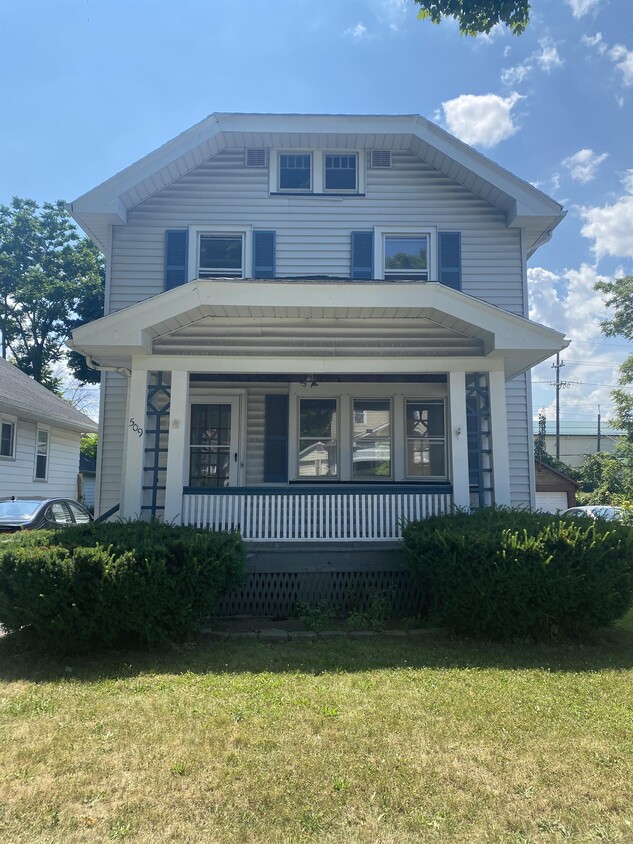 Foto principal - 509 Westfield St