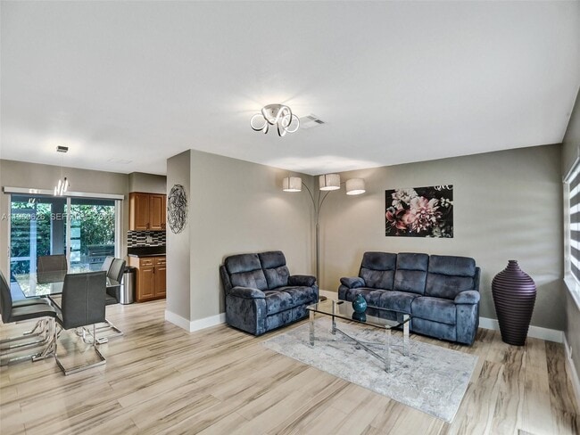 Foto del edificio - 491 SE 23rd Ave