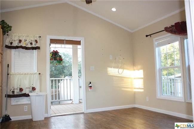 Building Photo - 268 Meadow Lake Dr
