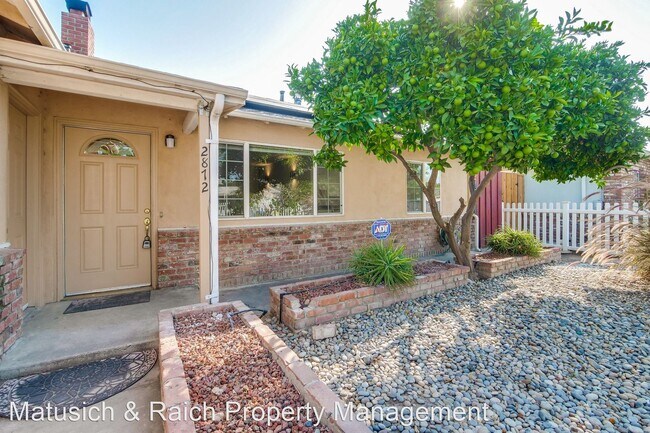 Building Photo - 4 br, 2 bath House - 2872 Manda Drive