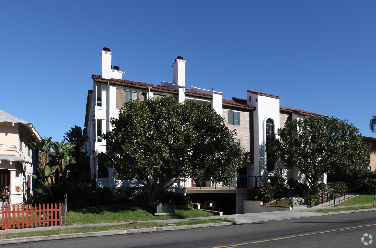 Building Photo - 2560 C St