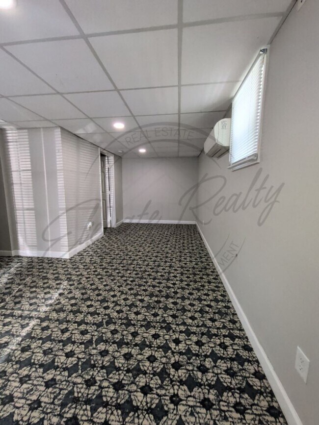 Foto del edificio - Cozy Garden Apartment in Donelson with a Spring Special!