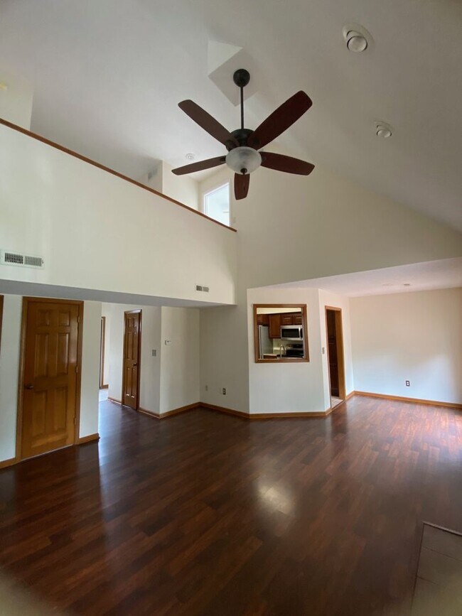 Foto del edificio - Gorgeous 3 Bedroom Home in South Columbia