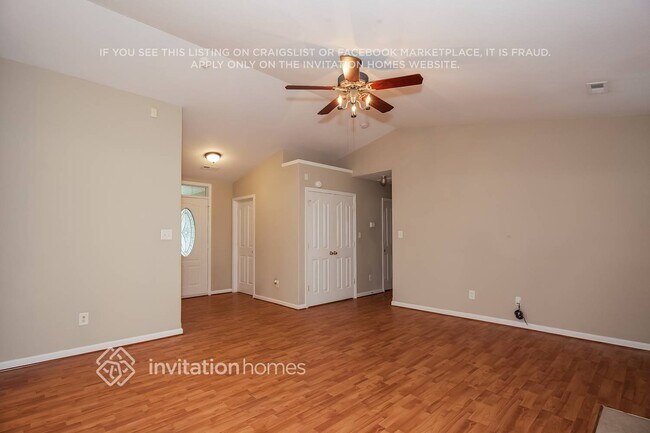 Foto del edificio - 5733 Shining Oak Ln