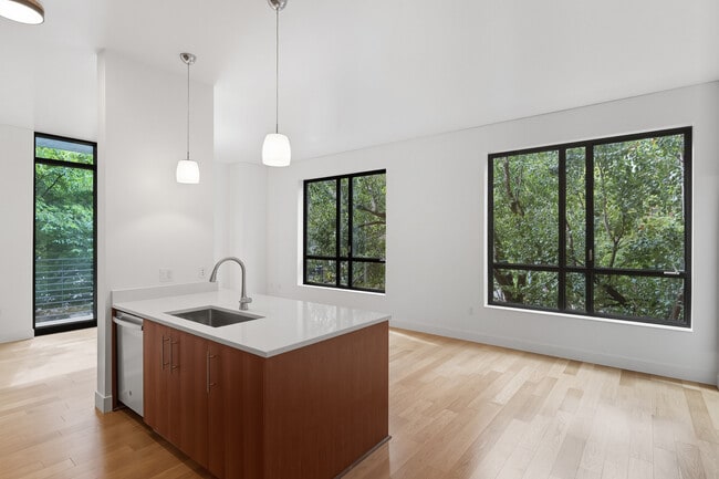 Foto del edificio - 922 NW 11th Ave