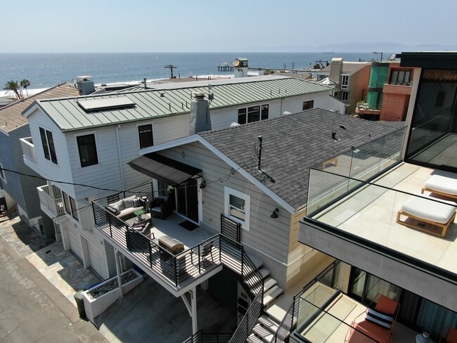 Building Photo - 229 5th Pl