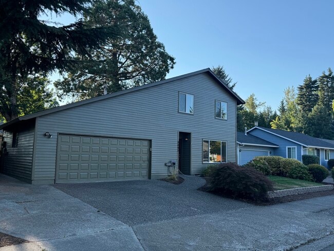 Building Photo - 8495 SW Tygh Loop