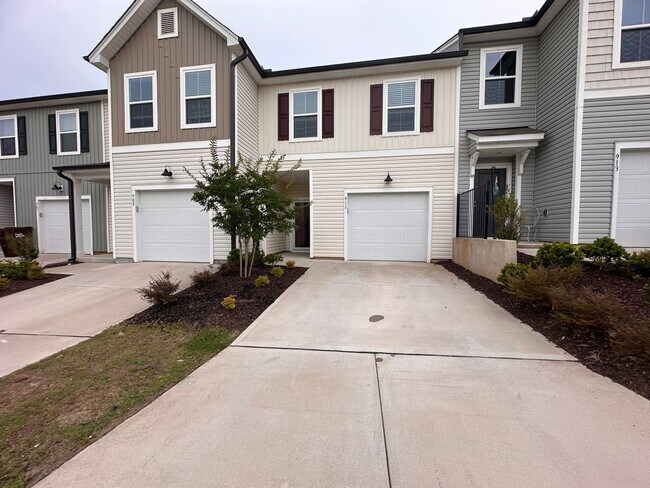 Building Photo - 3BR 2.5BA Townhome in High Point
