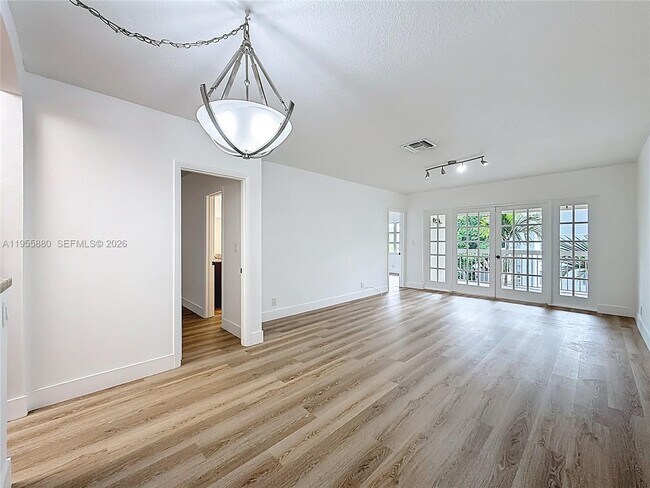 Foto del edificio - 2424 SE 17th St