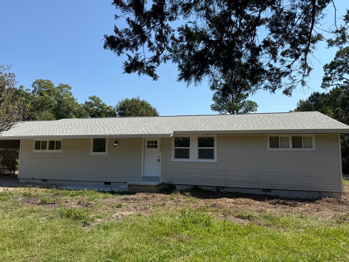 Primary Photo - 9652 Cove Ave