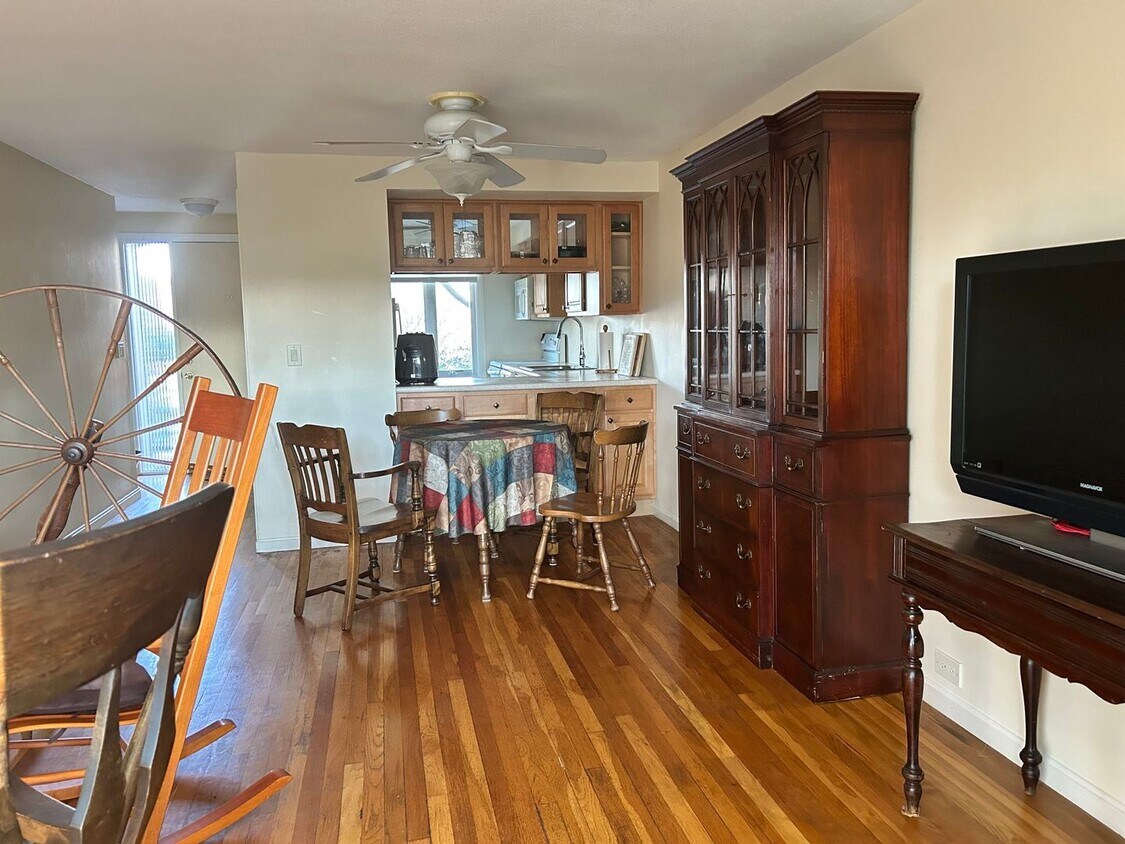 Primary Photo - 2 br, 1 bath House - 40 Webster Court U:40...