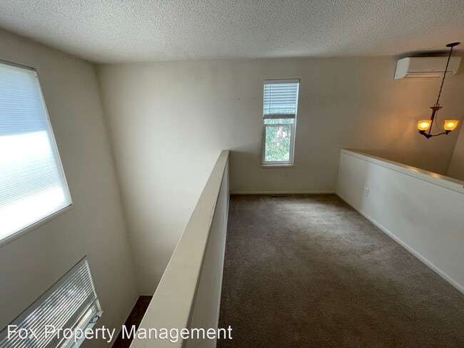 Building Photo - 2 br, 1.5 bath House - 1213 W. Centaur Cir...
