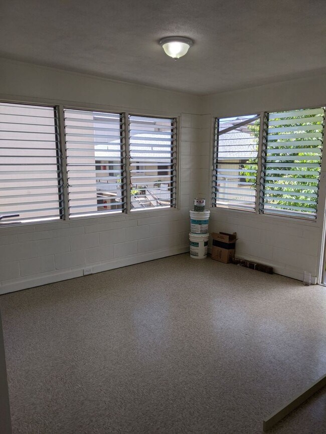 Foto del edificio - $1500 / 1br - Makiki - Matlock Ave - 1 Bedroom, 1 Bathroom, 1 Parking