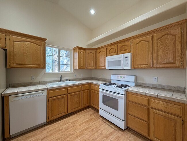Foto del edificio - 1624 Ray Ct