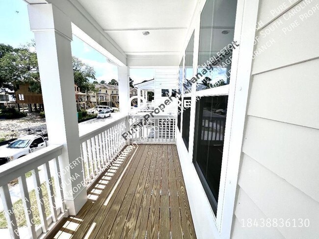 Building Photo - Beautiful Townhouse in Liberty Hill Farms ...