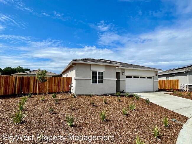 Building Photo - 3 br, 2 bath House - 754 Tamarack Ct