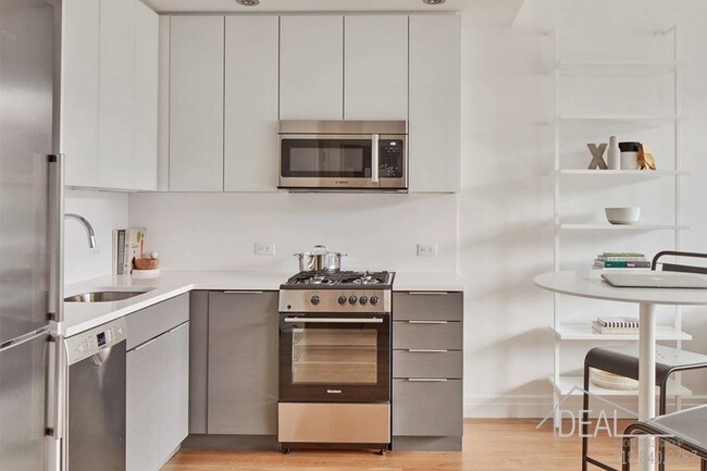 Foto del edificio - 334 Kent Ave