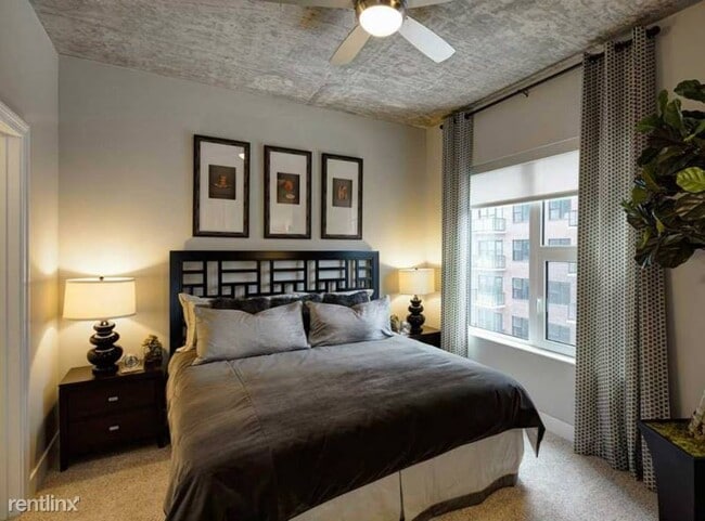 Building Photo - 2 br, 2 bath Condo - 739 S Clark St