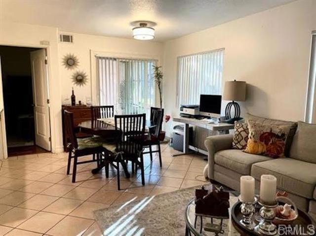 Foto del edificio - 859 W San Ysidro Blvd