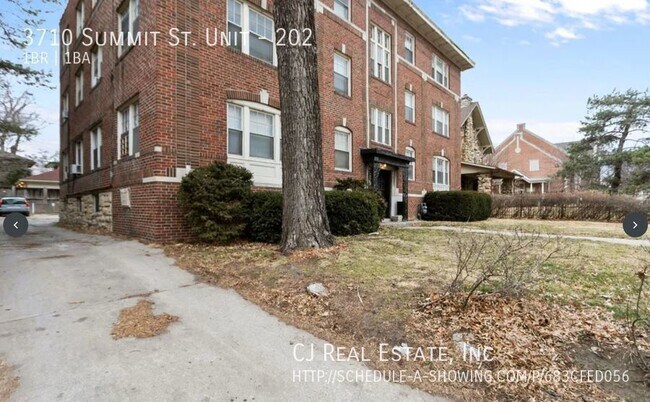 Building Photo - 3710 Summit St