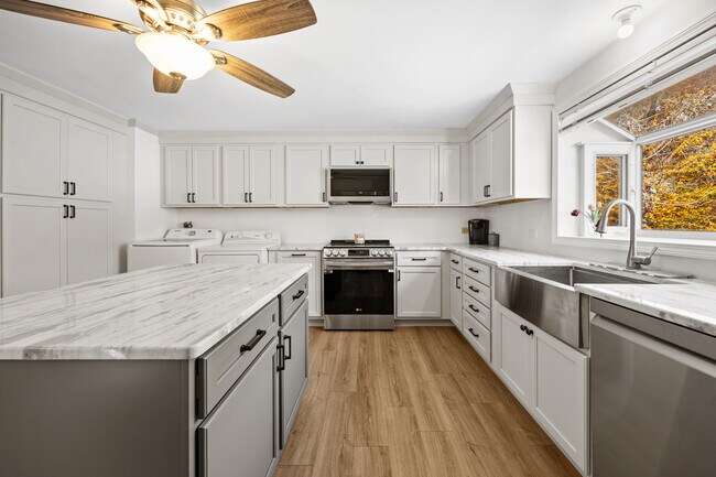 Foto del edificio - 678 Bartholomew Rd