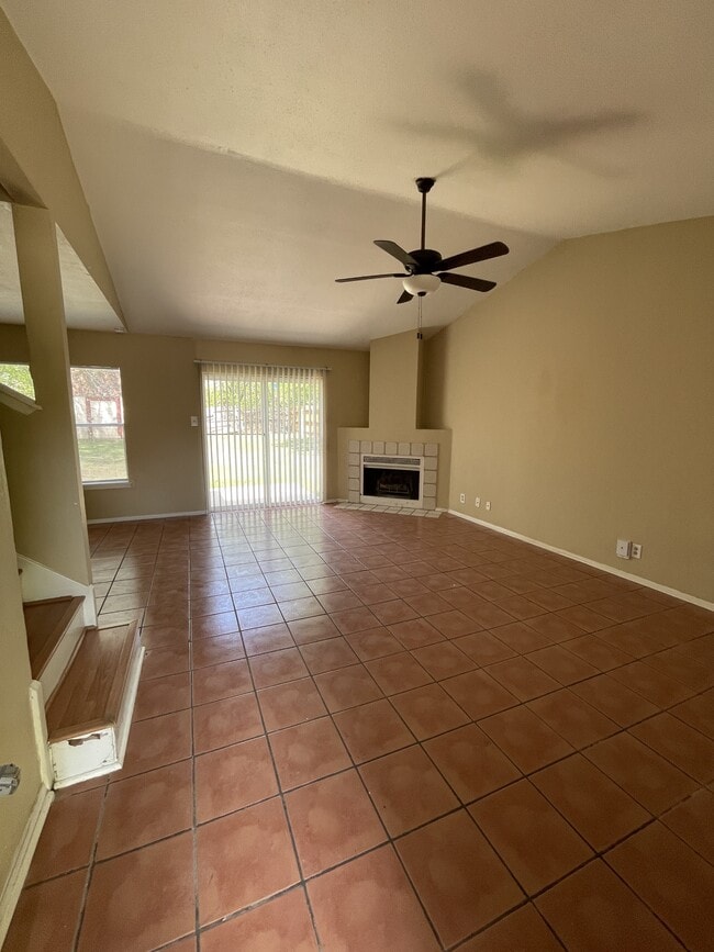 Building Photo - 9931 Village Briar