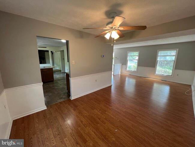 Building Photo - 9251 Hourglass Pl